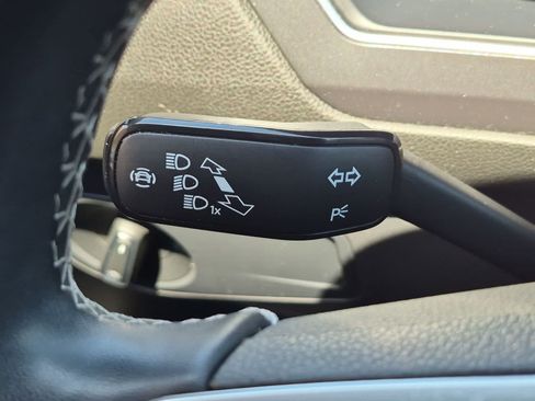 Used 2022 Volkswagen Tiguan SE FWD image 27