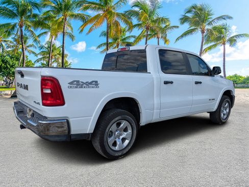 Used 2025 RAM 1500 Big Horn AWD/4WD image 3
