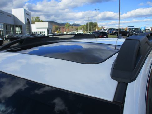 Used 2020 Subaru Outback Limited image 11