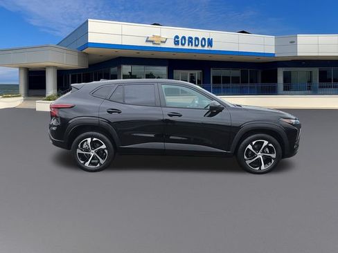 Used 2024 Chevrolet Trax RS w/ Driver Confidence Package FWD image 7