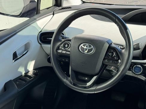 Used 2021 Toyota Prius image 13