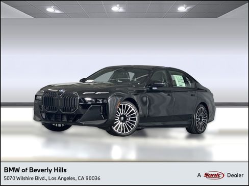 Used 2026 BMW i7 eDrive50 w/ M Sport Package RWD image 1