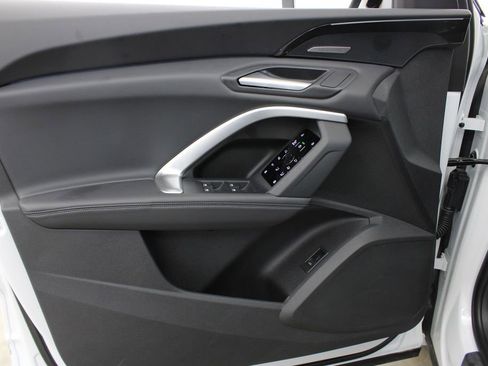 New 2025 Audi Q5 Prestige image 16