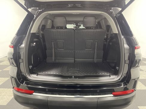 Used 2022 Jeep Grand Cherokee L Limited image 18