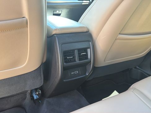 Used 2024 Cadillac XT4 Premium Luxury FWD image 25