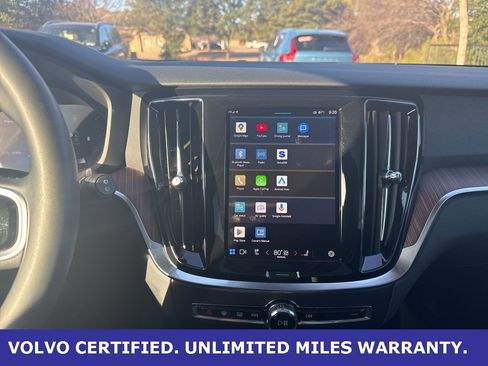 Certified 2025 Volvo V60 B5 Cross Country Plus image 23