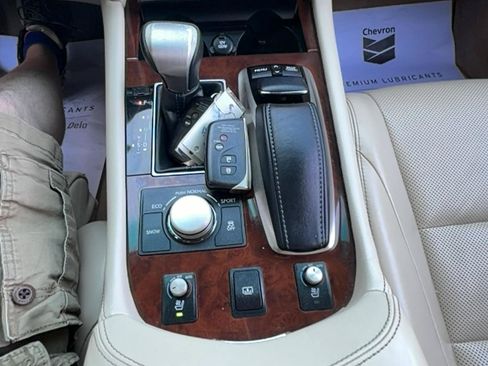Used 2013 Lexus LS 460 L w/ All-Weather Pkg RWD image 11