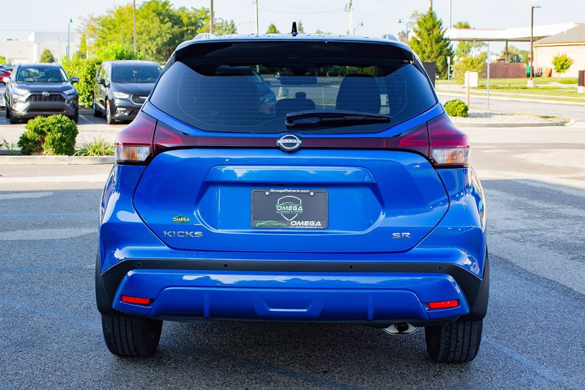 Used 2023 Nissan Kicks SR w/ SR Premium Package FWD image 8