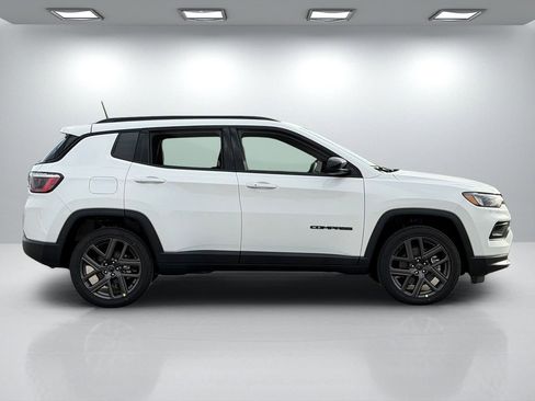 New 2026 Jeep Compass Latitude AWD/4WD image 7