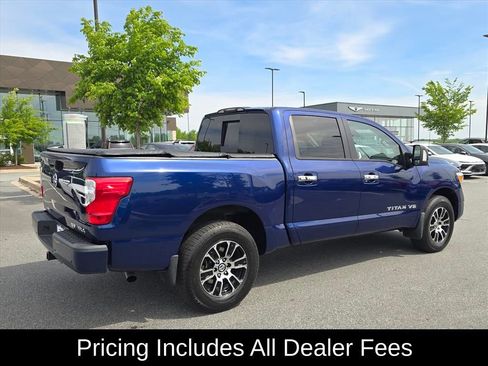 Used 2020 Nissan Titan SV w/ SV Convenience Package AWD/4WD image 3