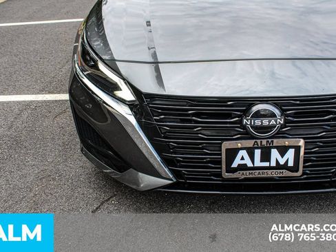 Used 2024 Nissan Altima 2.5 SV FWD image 11