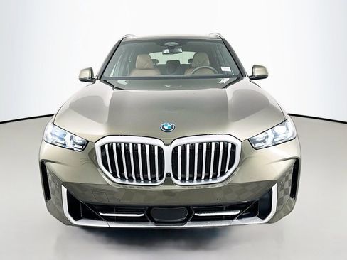 New 2026 BMW X5 xDrive50e w/ Climate Comfort Package image 2