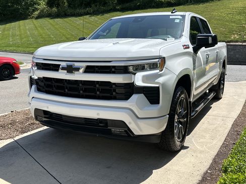Used 2025 Chevrolet Silverado 1500 RST AWD/4WD image 5