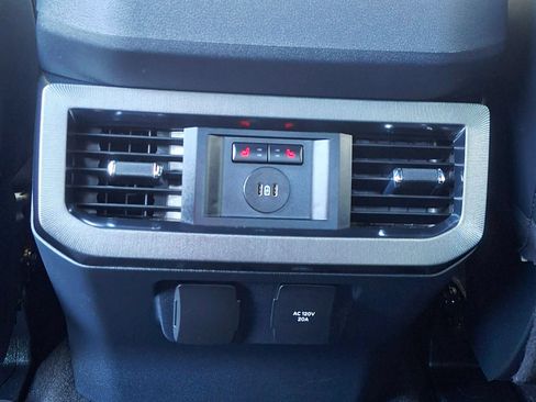Used 2024 Ford F250 Platinum AWD/4WD image 23