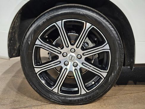 Used 2021 Volvo XC60 T5 Inscription w/ Protection Package FWD image 17