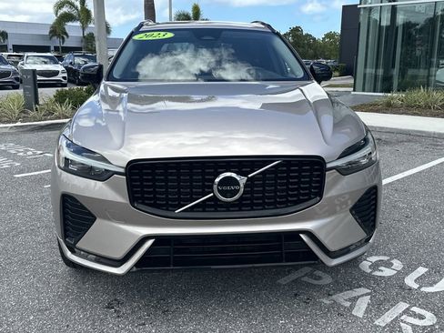 Used 2023 Volvo XC60 B5 Plus AWD/4WD image 4