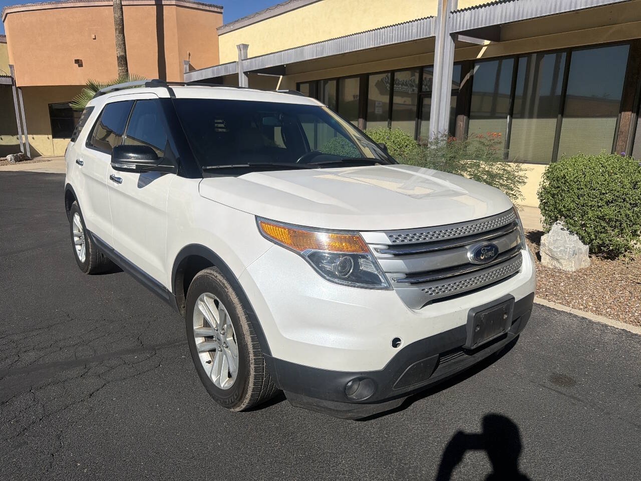 Used 2015 Ford Explorer XLT w/ Equipment Group 202A FWD image 9