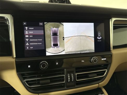 Certified 2025 Porsche Macan image 30