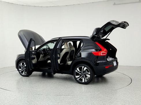New 2026 Volvo XC40 B5 Ultra w/ Climate Package image 12