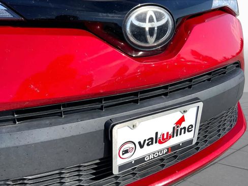 Used 2020 Toyota C-HR XLE FWD image 29