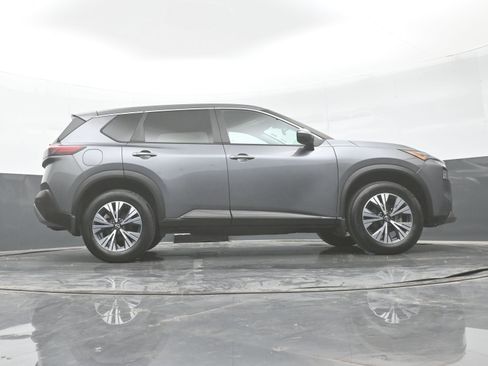 Used 2022 Nissan Rogue SV image 40