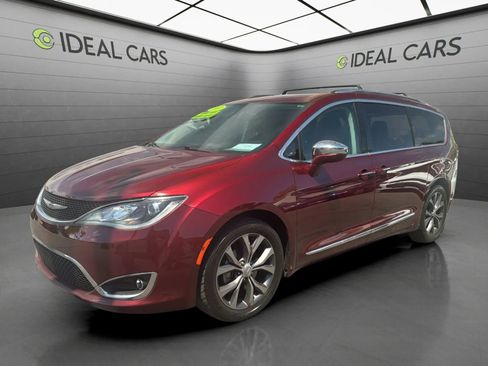Used 2017 Chrysler Pacifica Limited FWD image 1
