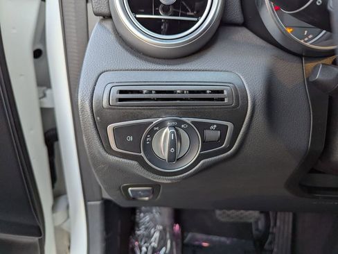 Used 2021 Mercedes-Benz GLC 300 image 25