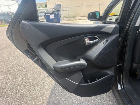 Used 2012 Hyundai Tucson GLS AWD/4WD image 12