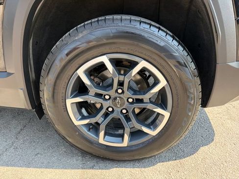 Used 2025 Chevrolet Equinox ACTIV w/ Safety and Technology Package FWD image 31