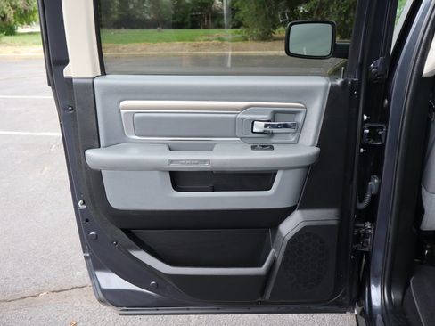 Used 2020 RAM 1500 Classic SLT RWD image 24