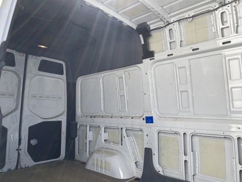 Used 2021 Mercedes-Benz Sprinter 2500 w/ Premium Plus Package image 12