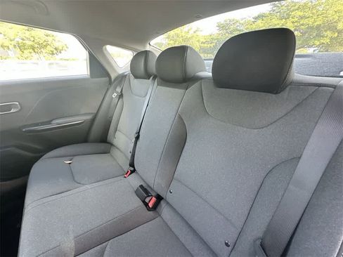 New 2025 Kia K4 LX image 22
