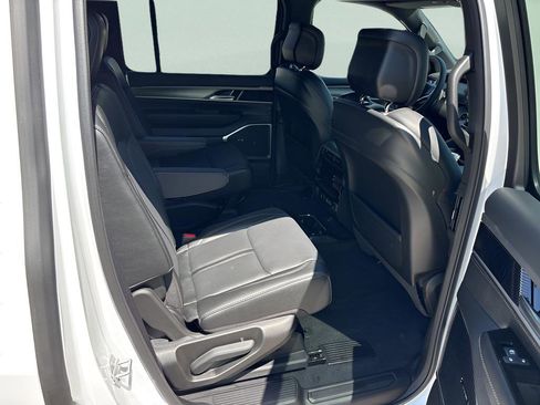New 2026 Jeep Grand Wagoneer Limited AWD/4WD image 11