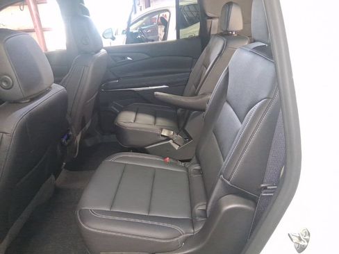 Used 2024 Chevrolet Traverse LT FWD image 12