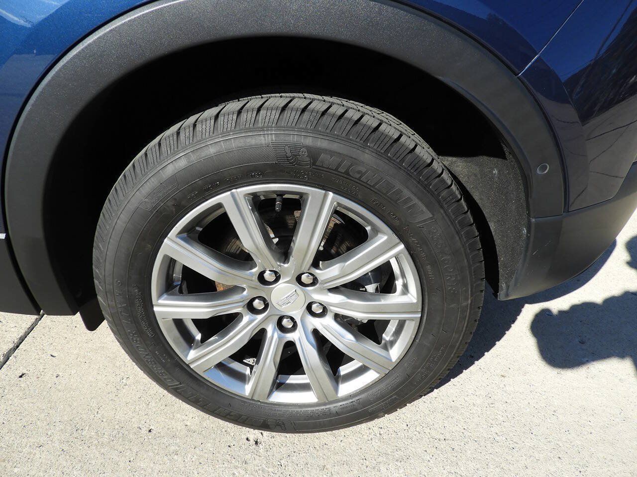 Used 2019 Cadillac XT4 Premium Luxury AWD/4WD image 11