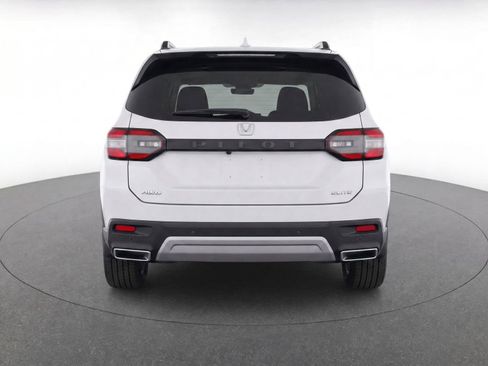 Used 2023 Honda Pilot Elite image 6