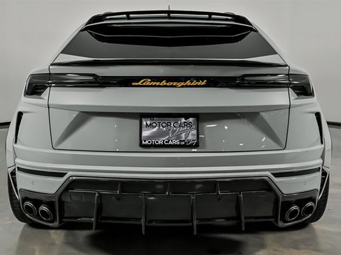 Used 2022 Lamborghini Urus AWD/4WD image 9