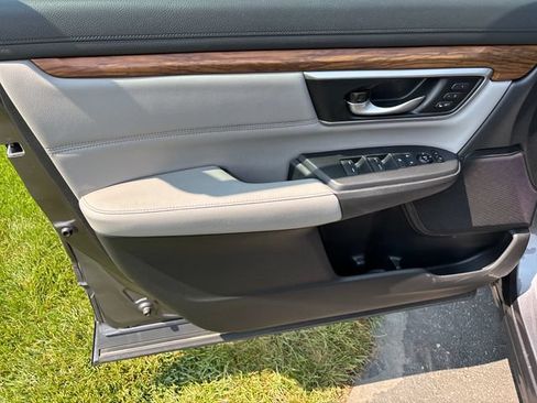 Certified 2019 Honda CR-V Touring image 10