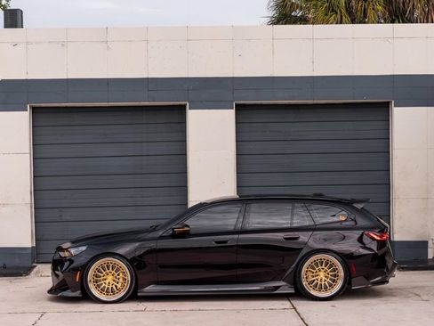 Used 2026 BMW M5 Touring AWD/4WD image 4