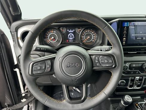 Certified 2024 Jeep Gladiator Sport image 18