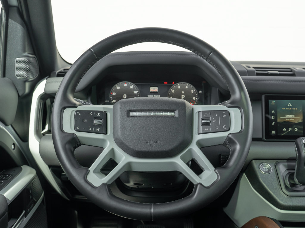 Used 2024 Land Rover Defender 110 SE AWD/4WD image 23