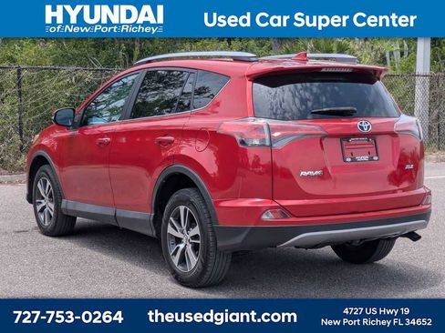 Used 2017 Toyota RAV4 XLE FWD image 3