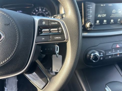 Used 2020 Kia Sorento LX image 17