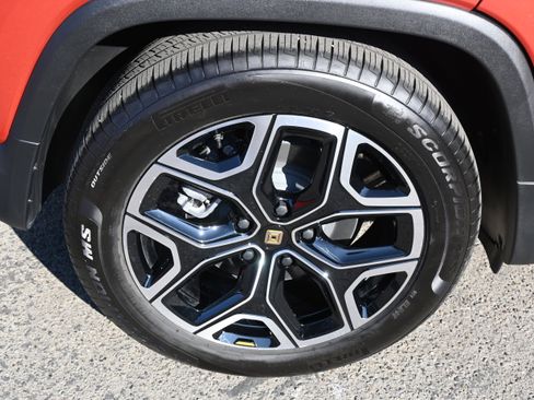 Used 2025 Rivian R1T Adventure image 18