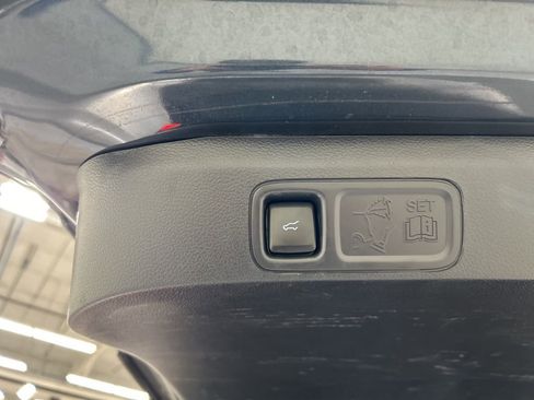 Used 2023 Ford Expedition Platinum image 37