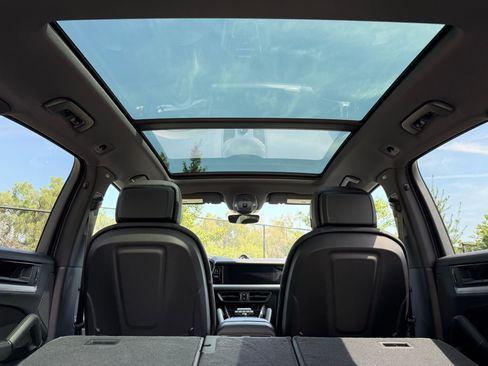 Certified 2024 Porsche Cayenne image 36