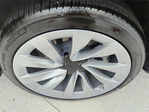 Used 2026 Tesla Model Y Long Range image 55