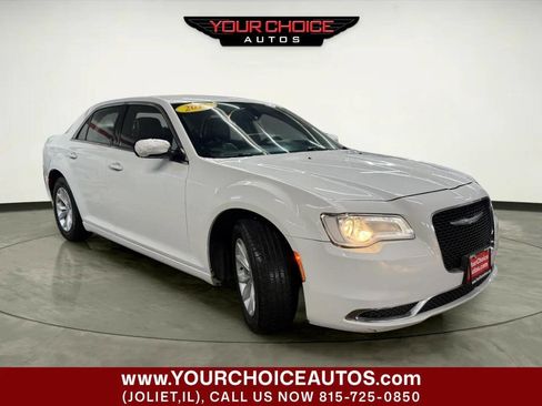 Used 2015 Chrysler 300 Limited image 4