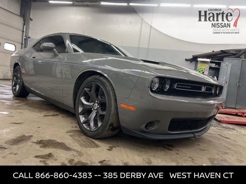 Used 2017 Dodge Challenger SXT Plus image 7