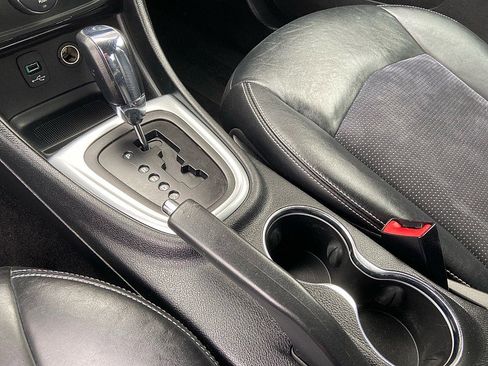 Used 2012 Chrysler 200 S FWD image 11